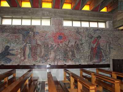 ...e i principali manufatti artistici presenti, ovvero i mosaici parietali...